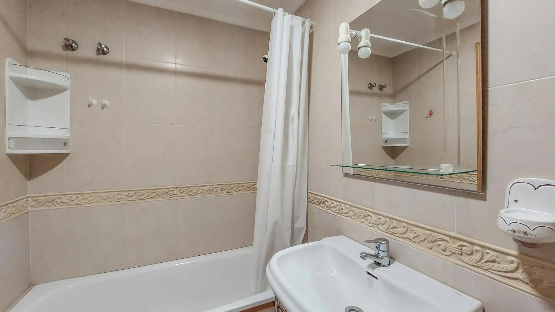 2 Bedroom Stunning Apartment In Nerja