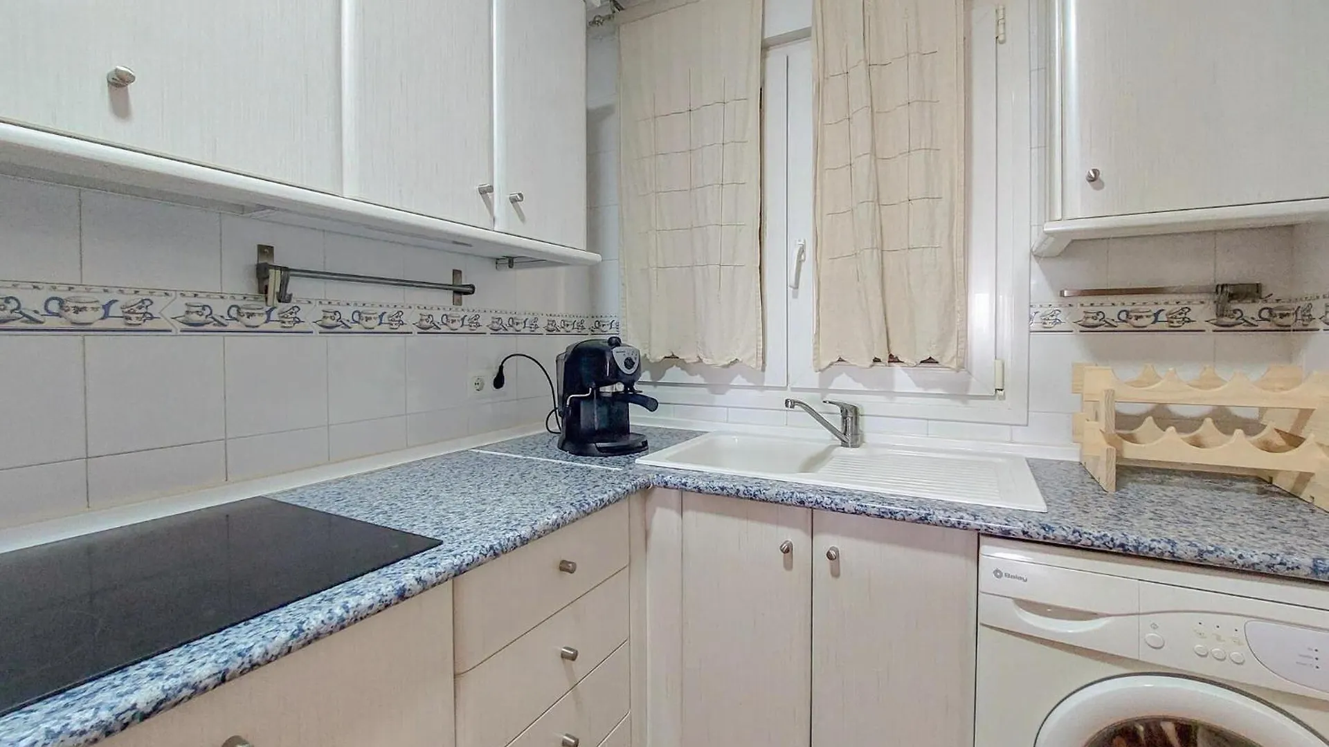 2 Bedroom Stunning Apartment In Nerja 0*,
