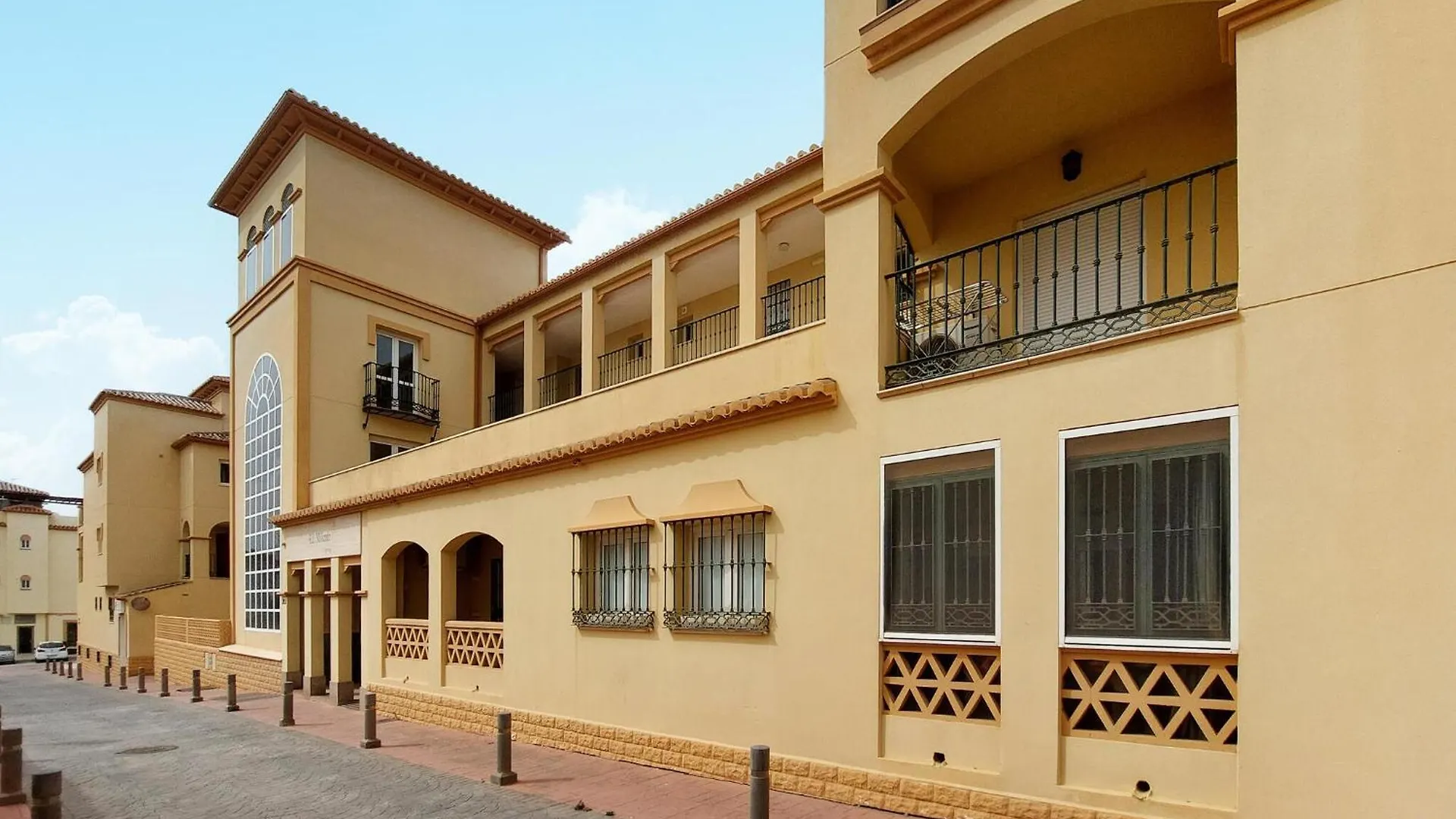 2 Bedroom Stunning Apartment In Nerja location